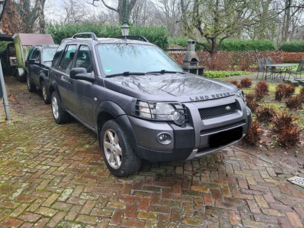 freelander 1 L314 2.5 V6 benzine automaat station wagon uit 2004 met zwart leer kleur grijs