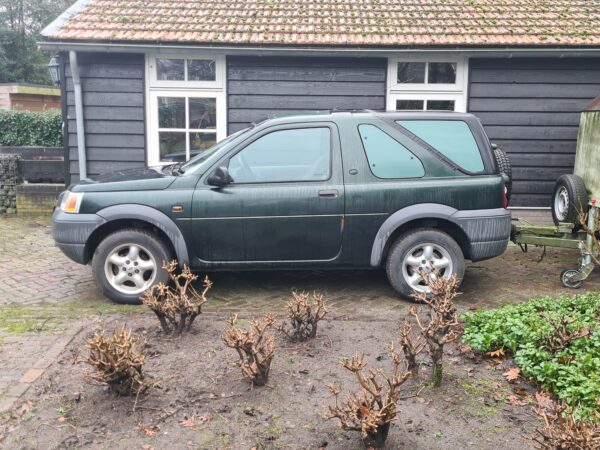 freelander 1 L314 1800 benzine 3 deurs geel kenteken met grijskenteken inrichting kleur groen uit 2000 met lier km stand 162666 km