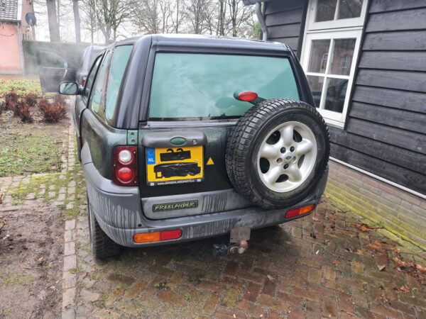 freelander 1 L314 1800 benzine 3 deurs geel kenteken met grijskenteken inrichting kleur groen uit 2000 met lier km stand 162666 km