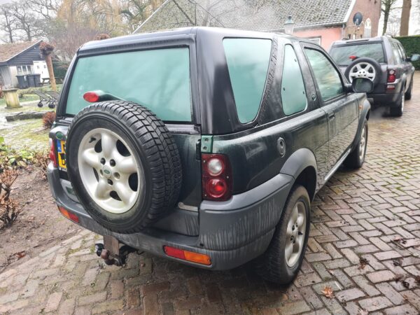 freelander 1 L314 1800 benzine 3 deurs geel kenteken met grijskenteken inrichting kleur groen uit 2000 met lier km stand 162666 km