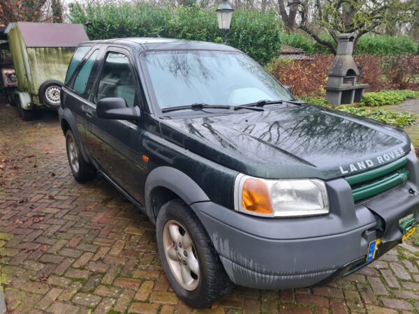 freelander 1 L314 1800 benzine 3 deurs geel kenteken met grijskenteken inrichting kleur groen uit 2000 met lier km stand 162666 km