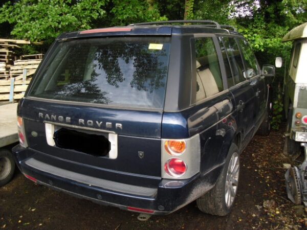 range rover L322 4.4 V8 benzine automaat bouwjaar 2002 kleur Oslo Blue ( 644 ) met leer kleur donker grijs