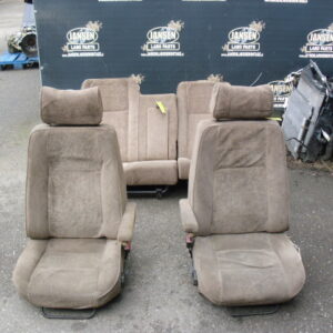 Range Rover Classic Softdash 300 Tdi set voor stoelen en achterbank 1/3 en 2/3 deel bruin/beige stof handbediend LHD met armsteunen