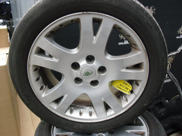 Velgen set 4 stuks 19'' Discovery 3 / 4 L319 / Range Rover Sport L320 velg 9J x 19" silver sparkle met gratis banden.