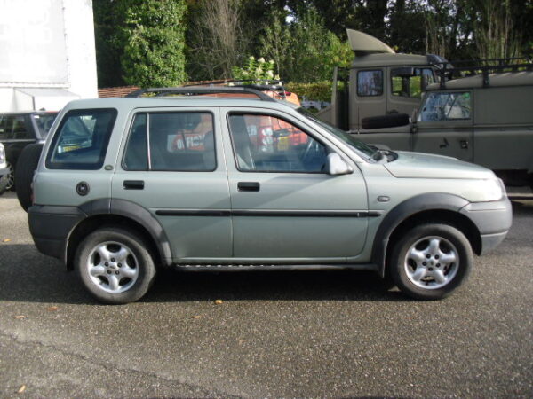 freelander 1 L314 stationwagen 1800 cc hand geschakeld kleur licht groen bouwjaar 2001