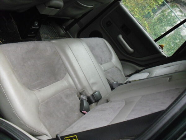 freelander 1 L314 stationwagon 1800 cc benzine , handgeschakeld kleur epson greenmet grijs leren stoelen bouwjaar 2002