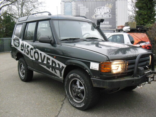 discovery 1 300 Tdi automaat grijskenteken 5 deurs uit 1998 met lierbumper met lier ,A bar en snorkel